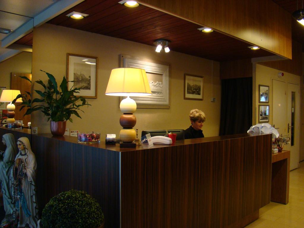 Hotel Saint Sebastien ลูร์ด ภายนอก รูปภาพ