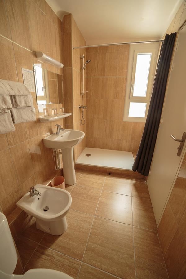 Hotel Saint Sebastien ลูร์ด ภายนอก รูปภาพ