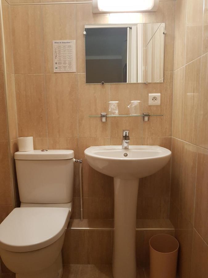 Hotel Saint Sebastien ลูร์ด ภายนอก รูปภาพ